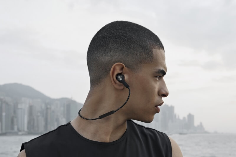 BeoPlay E6 - schwarz