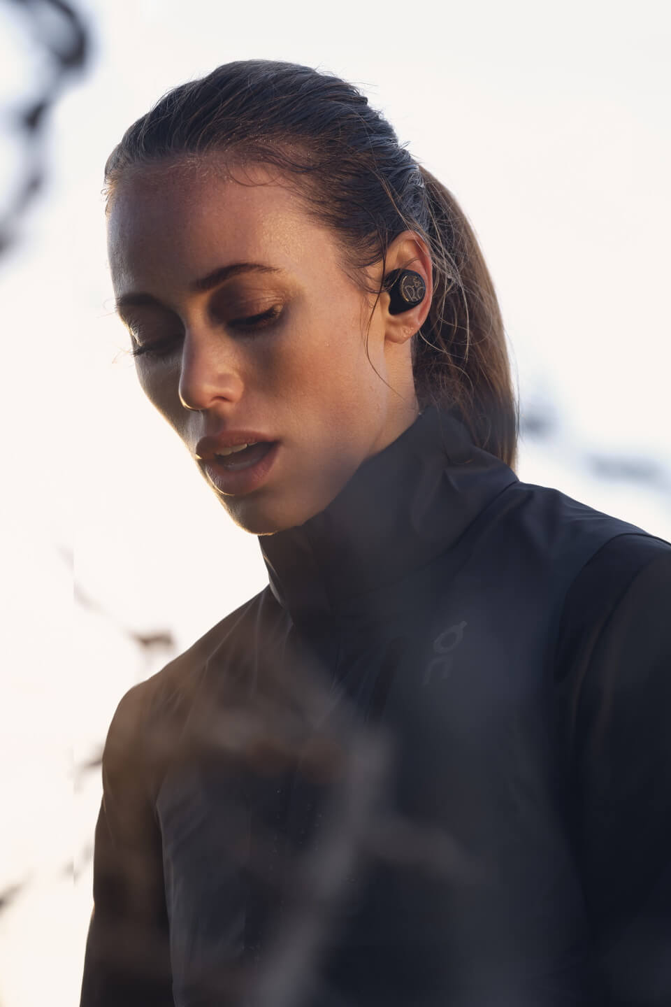 BeoPlay E8 Sport - Schwarz im Ohr BeoPlay E8 Sport - Schwarz im Ohr