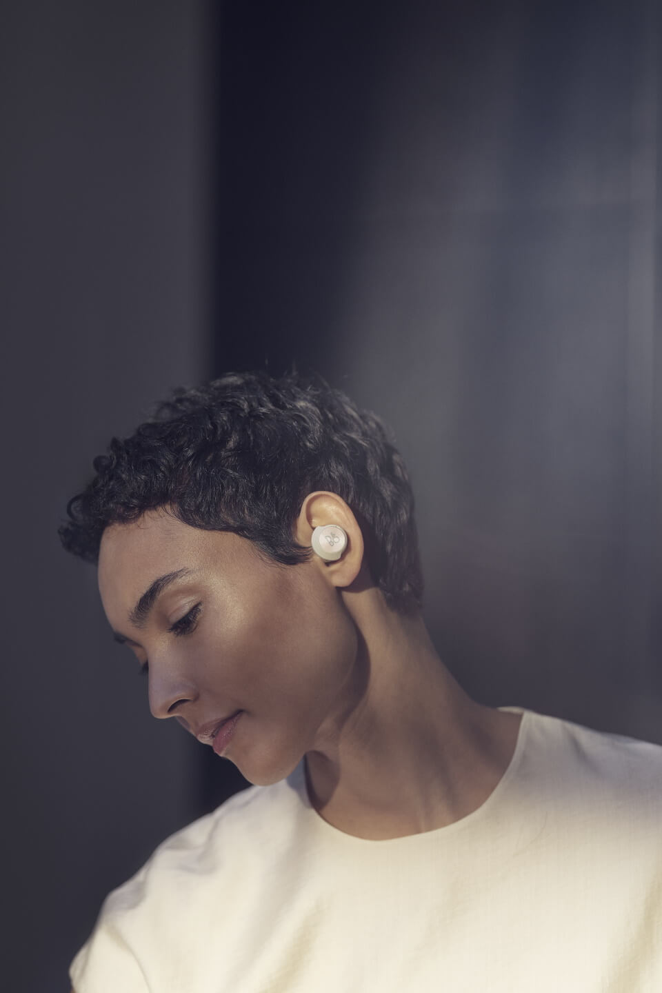 BeoPlay EQ sand/ gold tone BeoPlay EQ sand/ gold tone