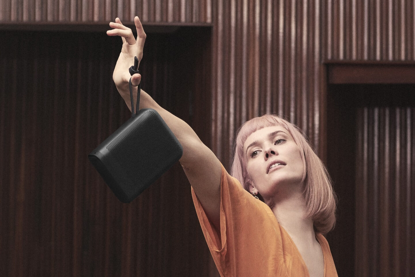 BeoPlay P6 black with leather strap