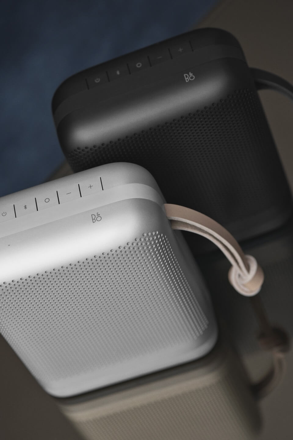 BeoPlay P6 black and natural