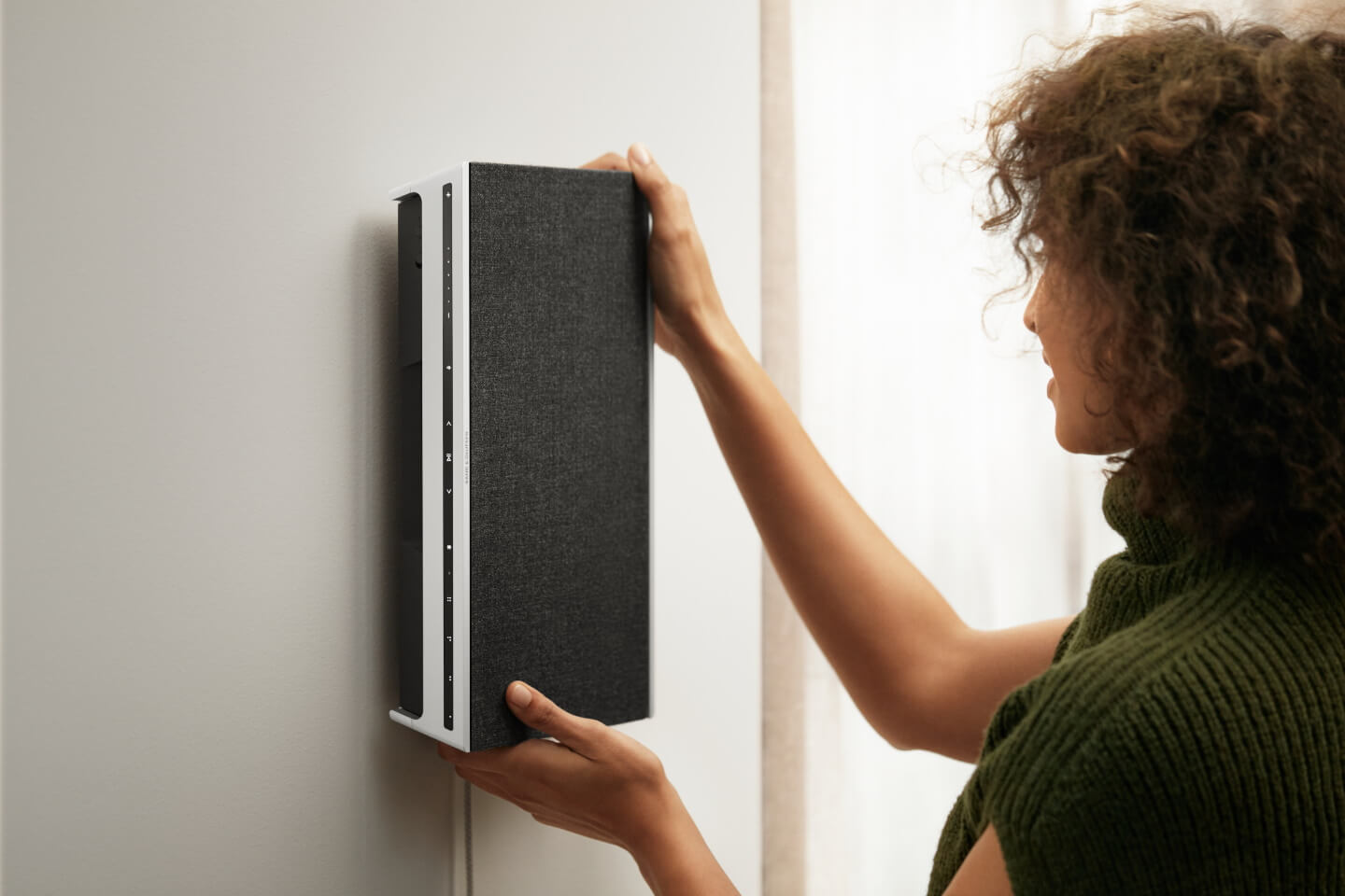 BeoSound Level - natural aluminium / dark grey BeoSound Level - natural aluminium / dark grey